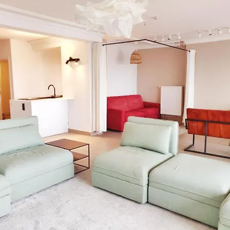Seaview Eclectic Apartment Ostende